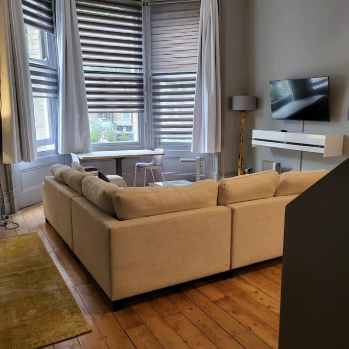 5 Luxury Spacious Loft - Prime Location - Comfortable Bed & Sofa ブライトン エクステリア 写真